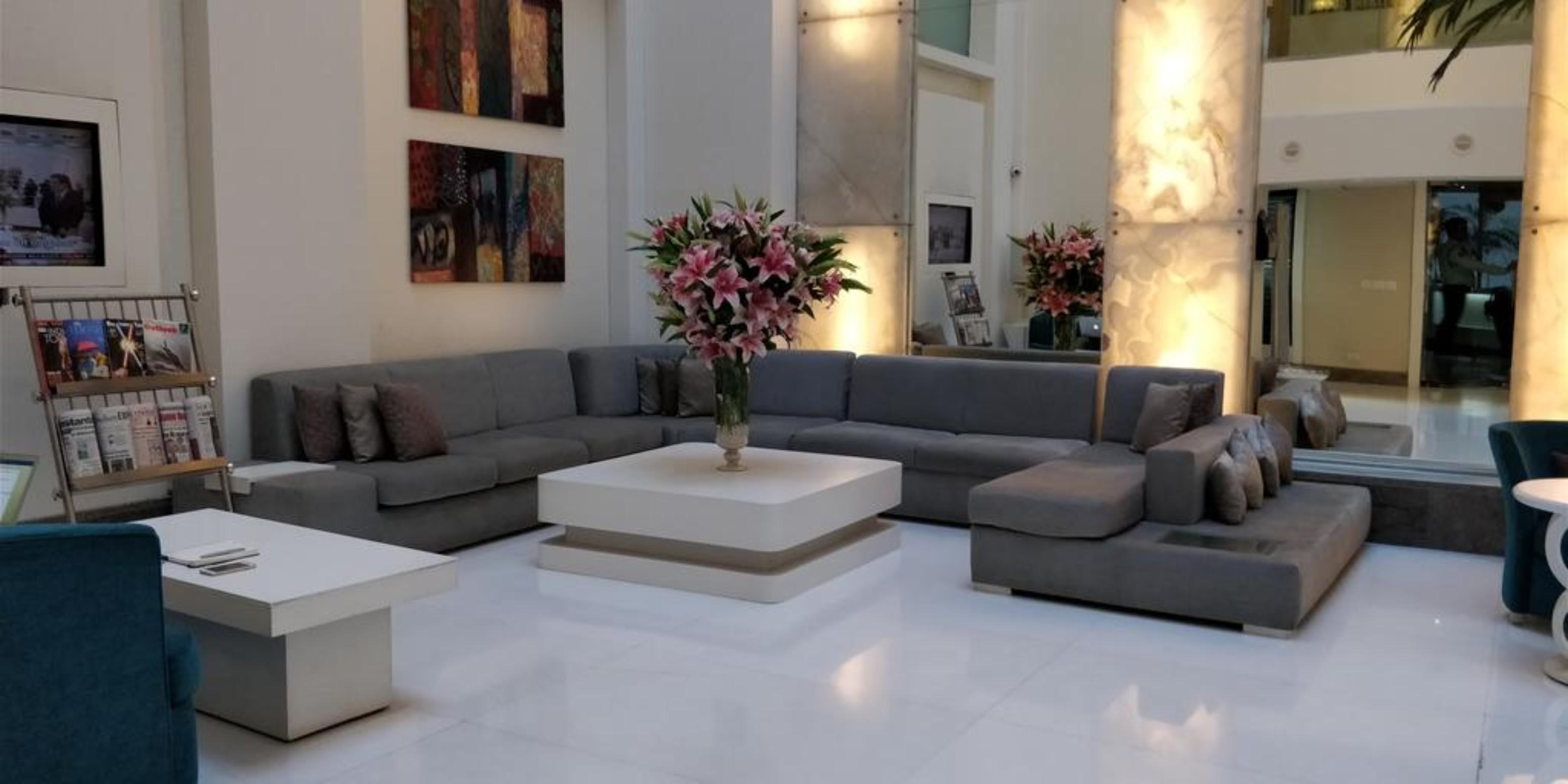 The Ashtan Sarovar Portico New Delhi Exteriör bild