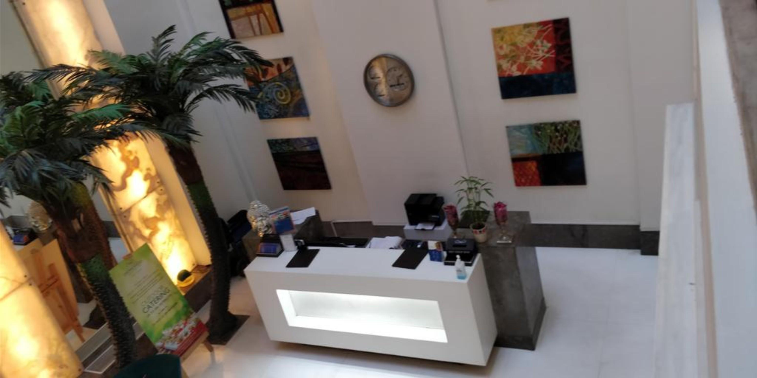 The Ashtan Sarovar Portico New Delhi Exteriör bild