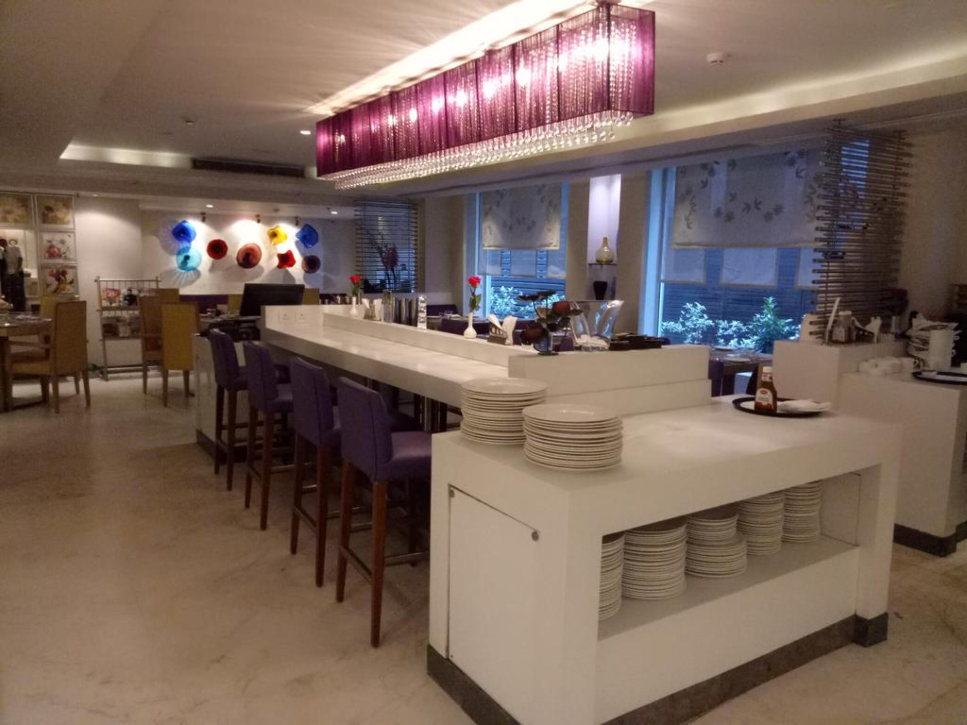 The Ashtan Sarovar Portico New Delhi Exteriör bild