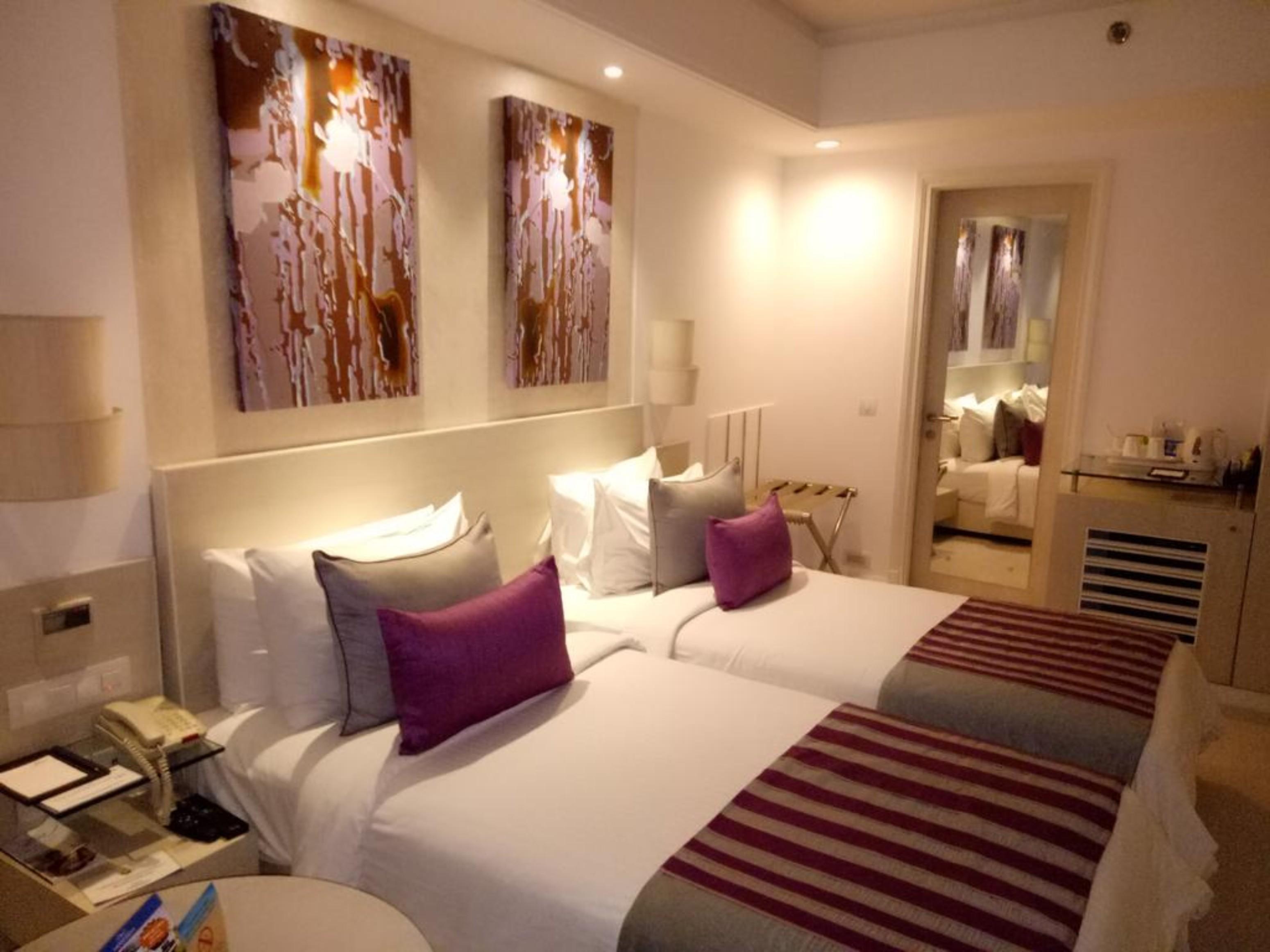 The Ashtan Sarovar Portico New Delhi Exteriör bild