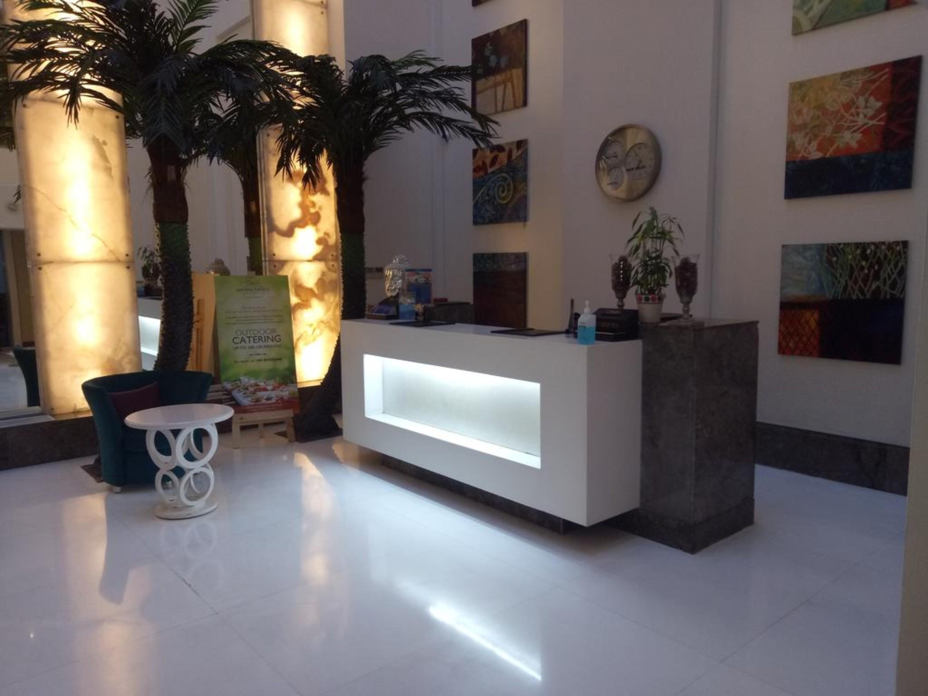 The Ashtan Sarovar Portico New Delhi Exteriör bild