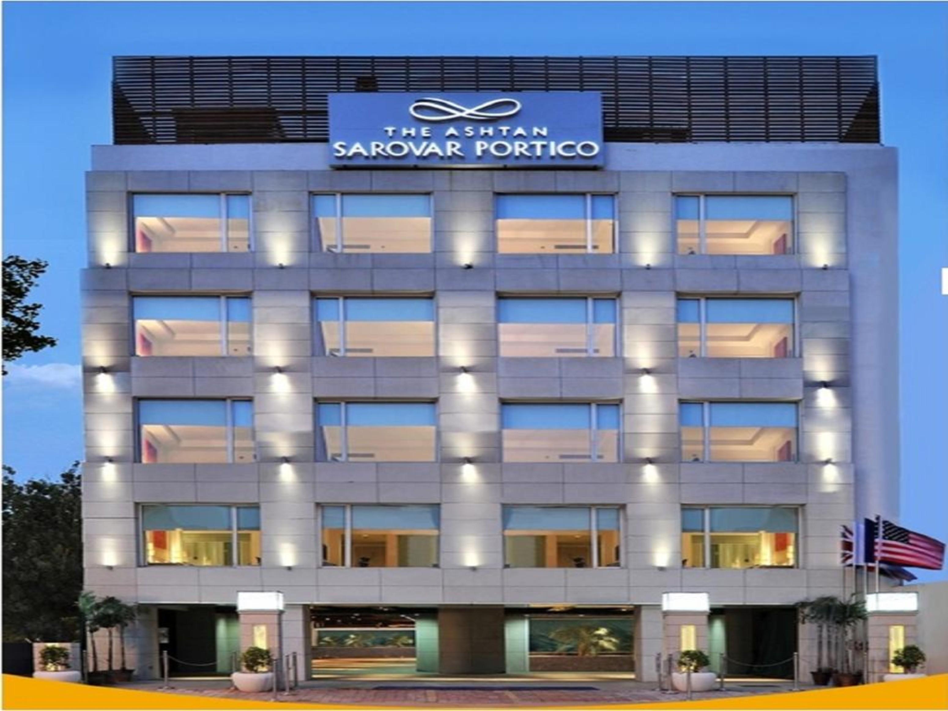 The Ashtan Sarovar Portico New Delhi Exteriör bild