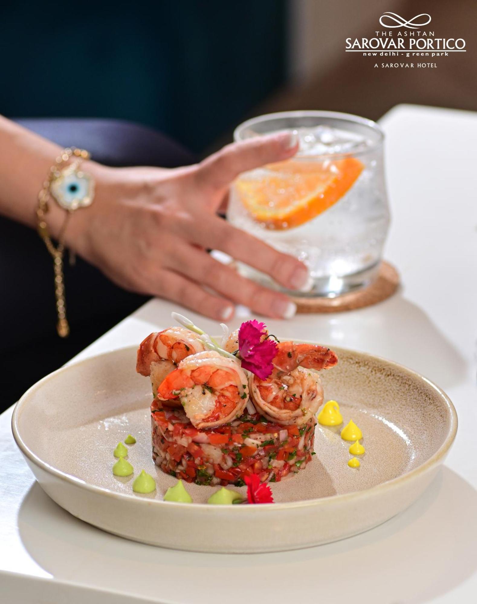 The Ashtan Sarovar Portico New Delhi Exteriör bild