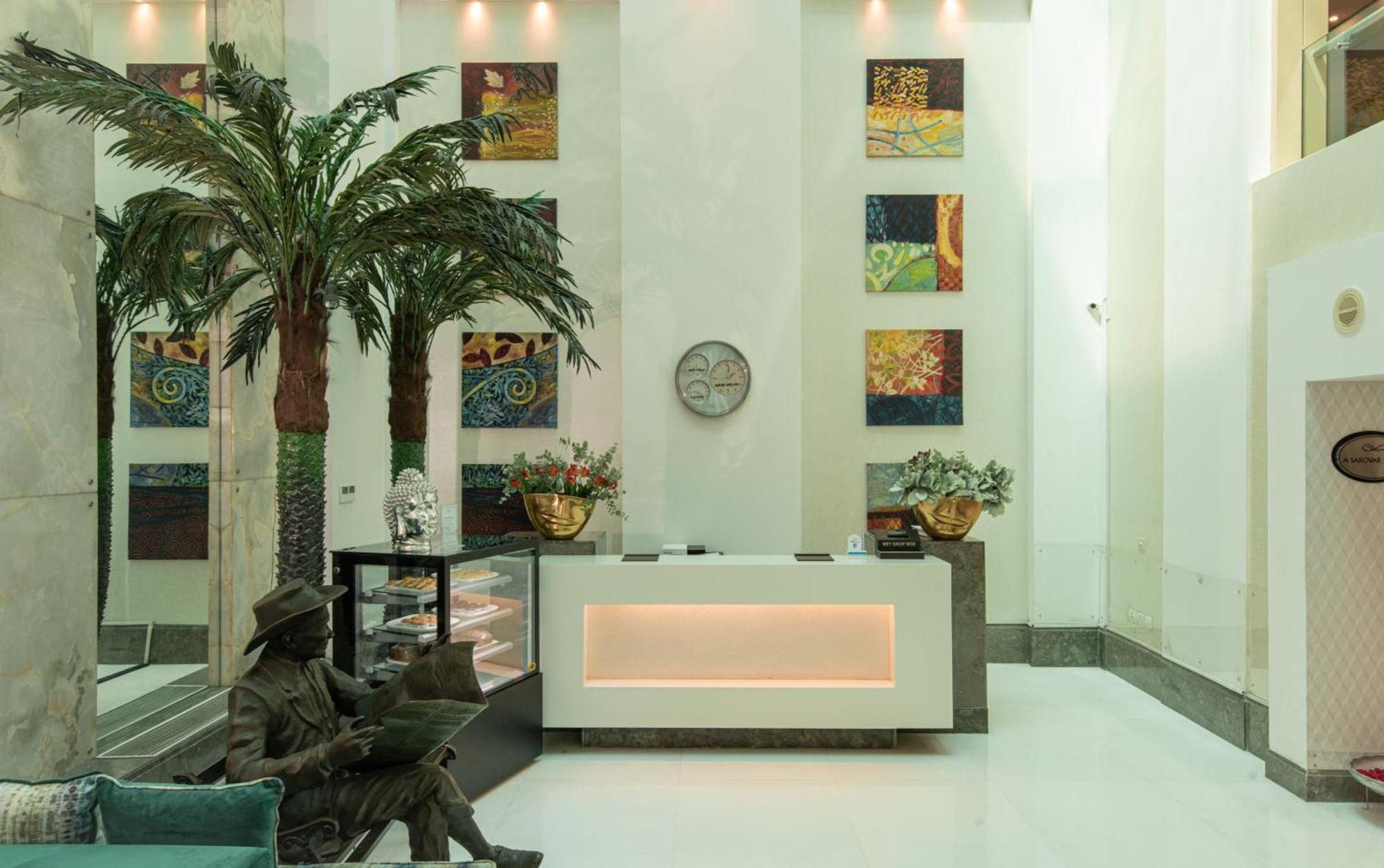 The Ashtan Sarovar Portico New Delhi Exteriör bild